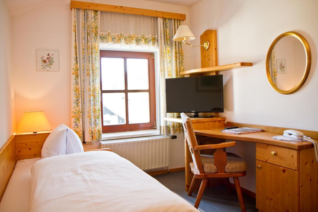 Gasthof-Hotel Bramosen Weyregg Room photo